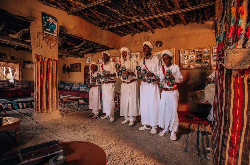 Gnawa music performance in the Morocco desert – DiscoverMoroccoNow Sahara desert Gnawa culture